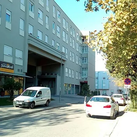 Sun - 70m2 Comfortable Only Long Term