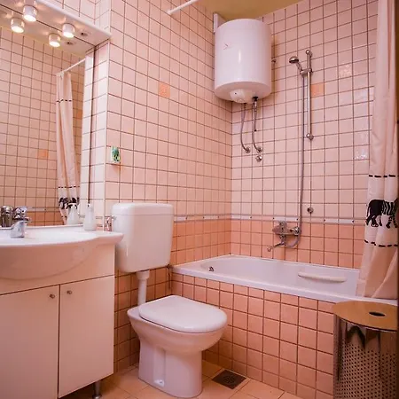 Sun - 70m2 Comfortable Only Long Term Apartment Mostar