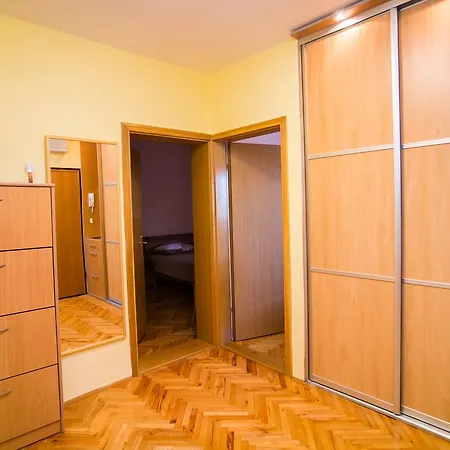 Sun - 70m2 Comfortable Only Long Term