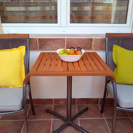 Sun - 70m2 Comfortable Only Long Term Apartman *